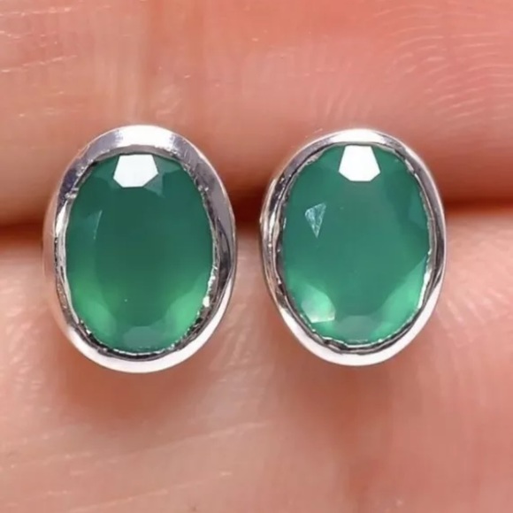 Silver Onyx (1.7ct) Rhodium Plated Earrings (~weight 1.6g) - Picture 2 of 2